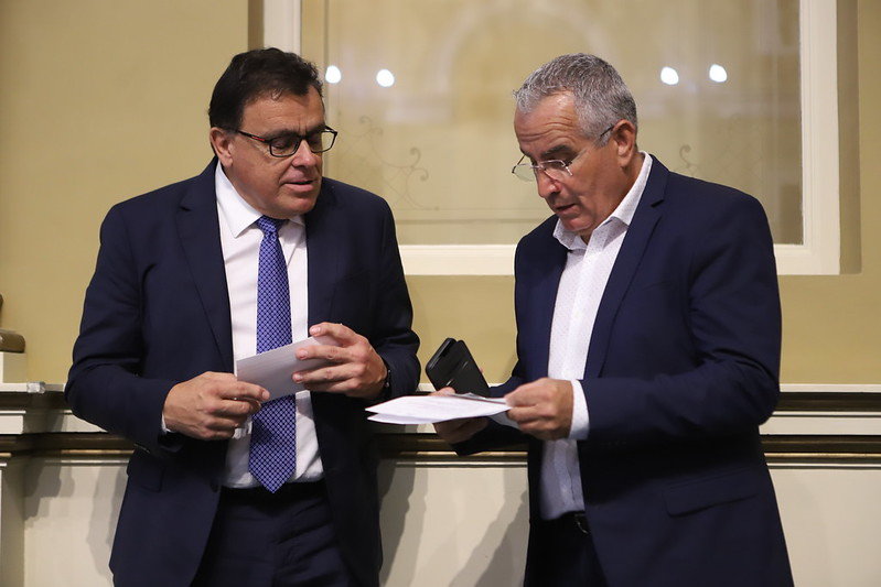 Manolo Miranda y Mario Cabrera, en el Parlamento.