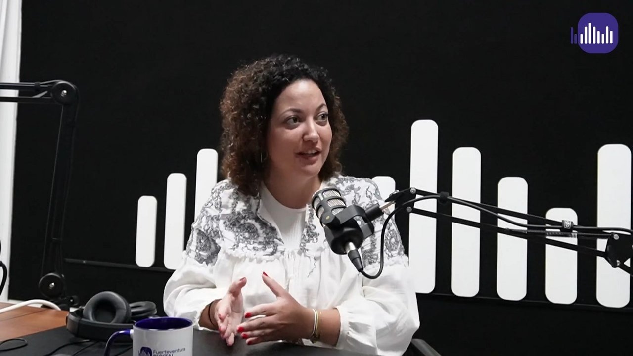 Jana González, en el estudio de Fuerteventura Digital.