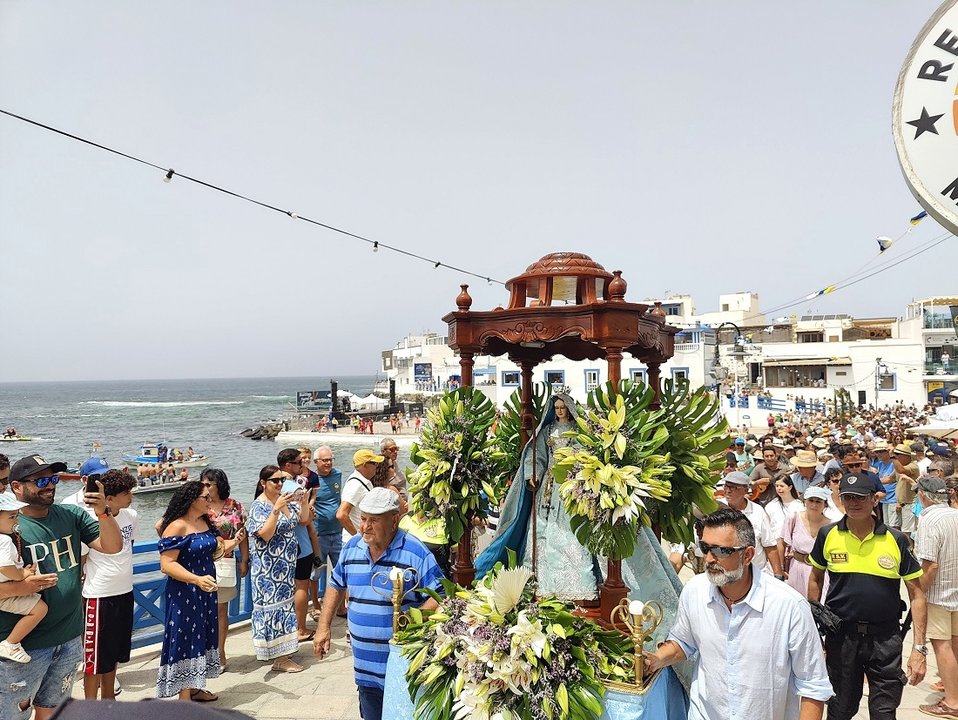 Procesión de la Virgen del Buen Viaje, en El Cotillo (1)