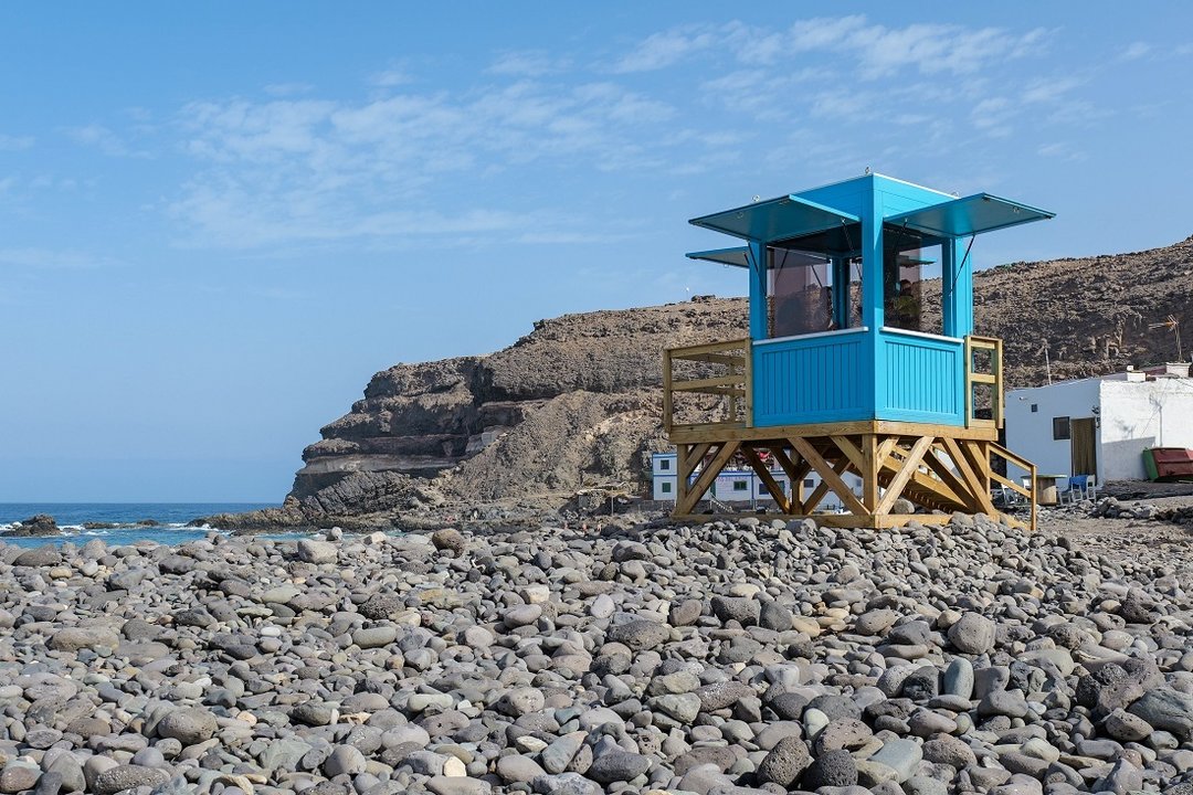 Nueva torreta de socorrismo en la  Playa de Los Molinos.