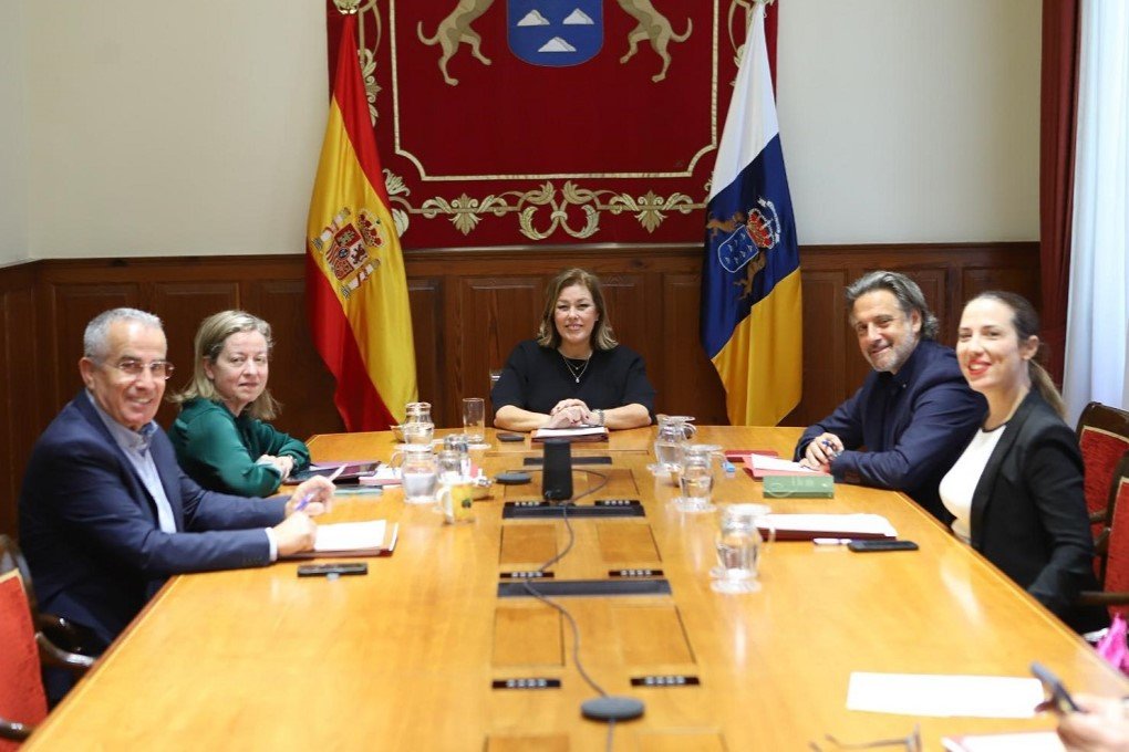 La Mesa del Parlamento registró la propuesta de Ley de Municipios Turísticos de Canarias.