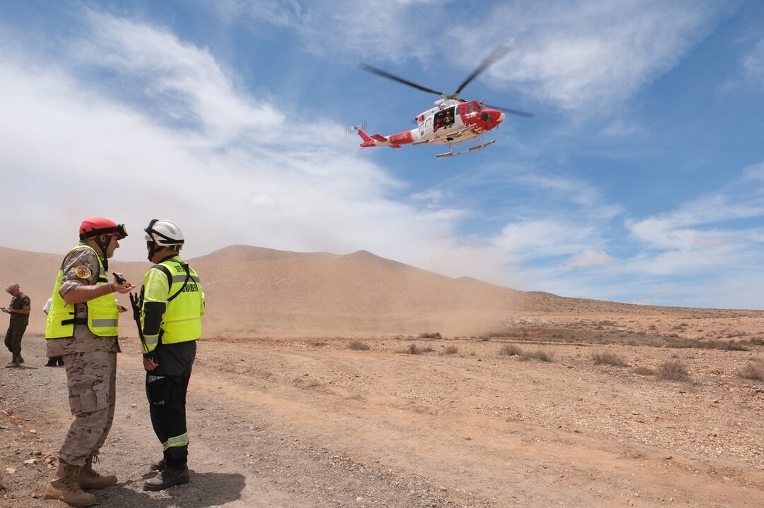 Helicóptero del GES durante un simulacro celebrado en Fuerteventura (©Fuerteventura Digital).