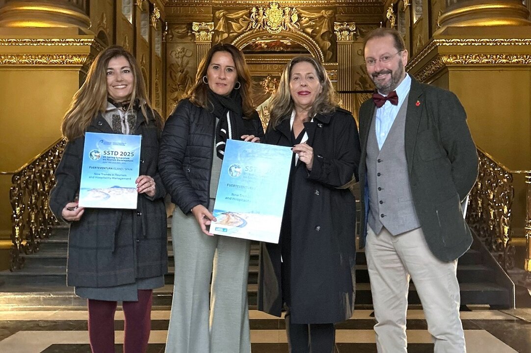 El acuerdo entre el Cabildo y la Universidad de Greenwich se cerró en Londres.