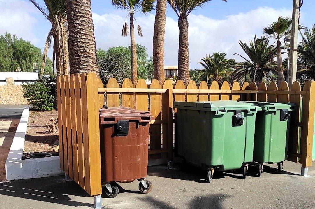 Puntos de recogida de basura en Triquivijate.