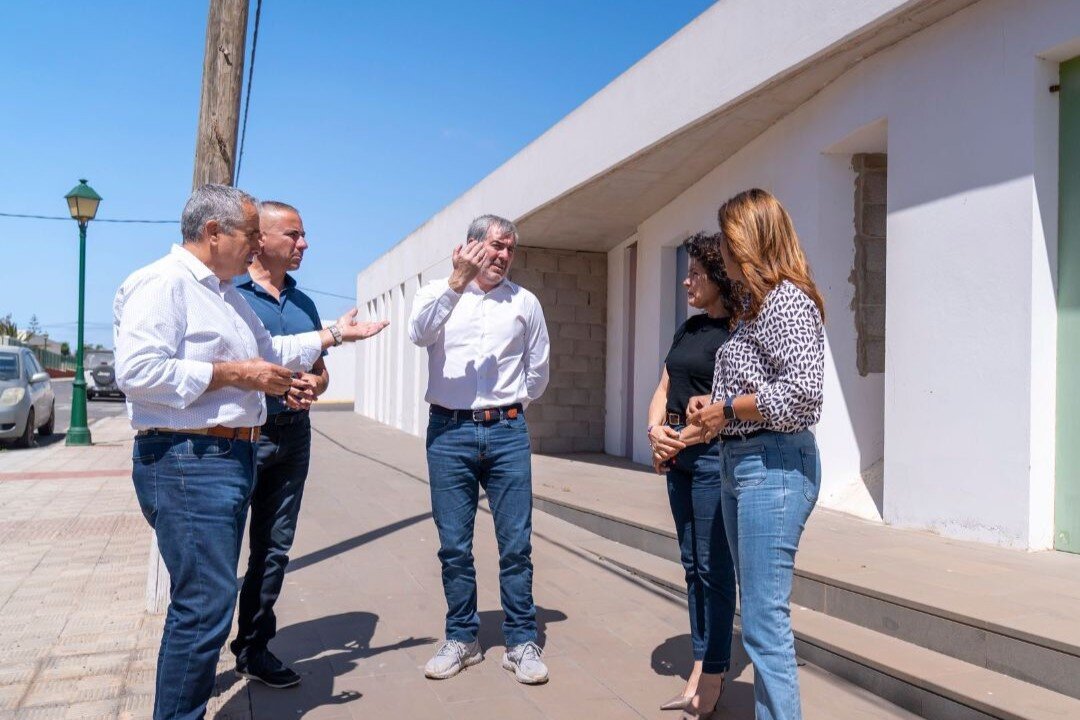 Visita de partido de Fernando Clavijo en Antigua.