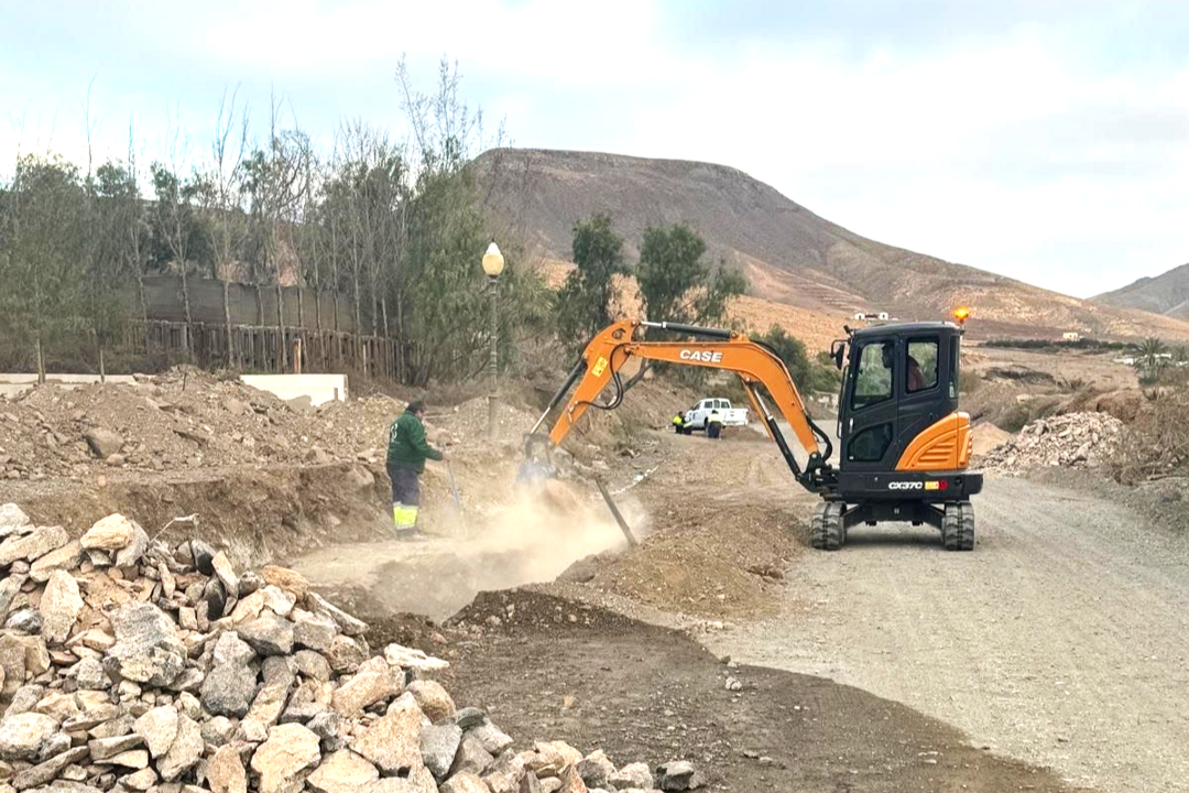 Obras del Ayuntamiento de Pájara en el barranco de Bacher.