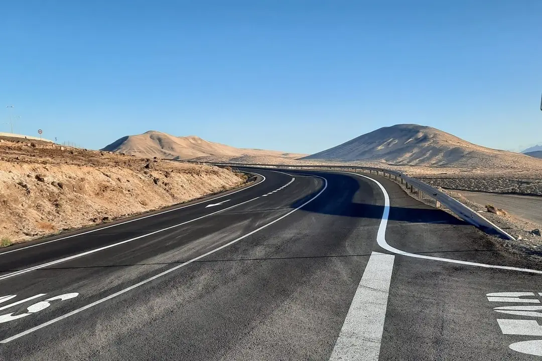 Asfaltado de la carretera entre El Samo y Butihondo (Pájara).