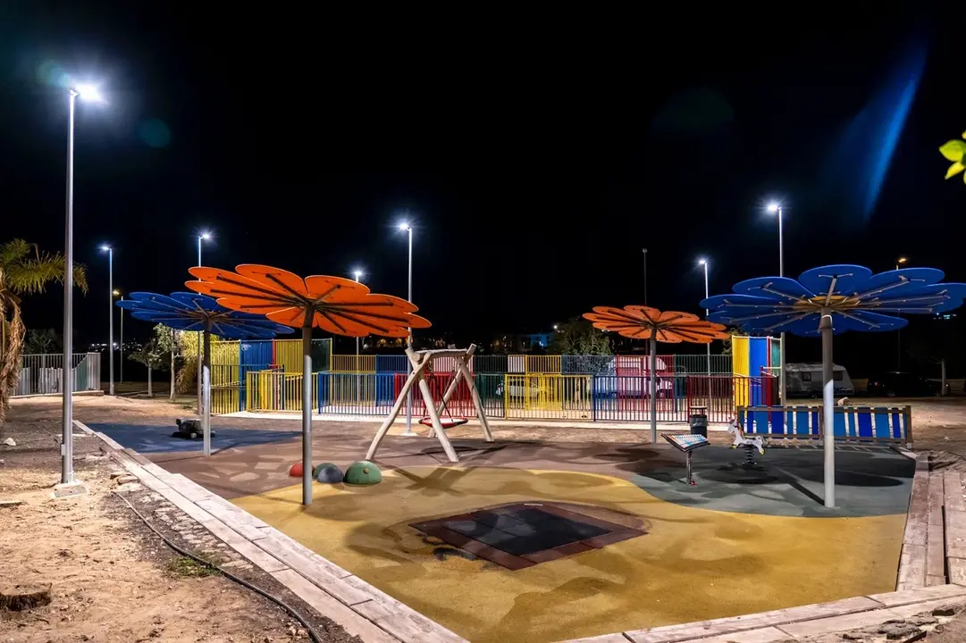 Obras de mejora de iluminación en los parques infantiles de la capital (2)