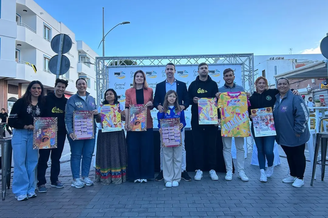 Presentación en Corralejo del Carnaval de Carnavales de La Oliva 2025.