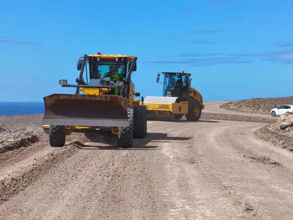 Tren de recebe en la pista de Jandía.