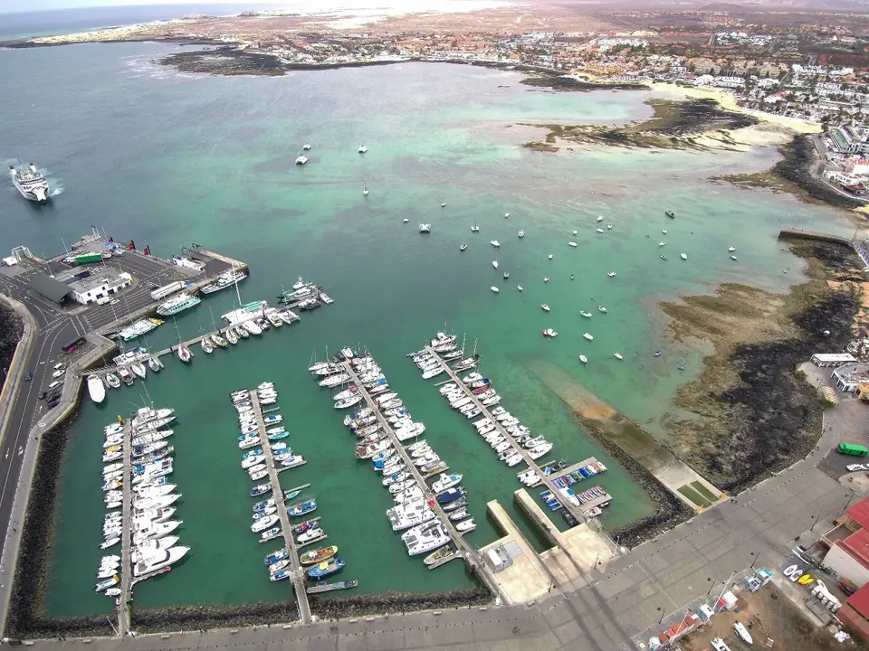 Puerto deportivo del Muelle de Corralejo. Imagen aérea (Archivo)