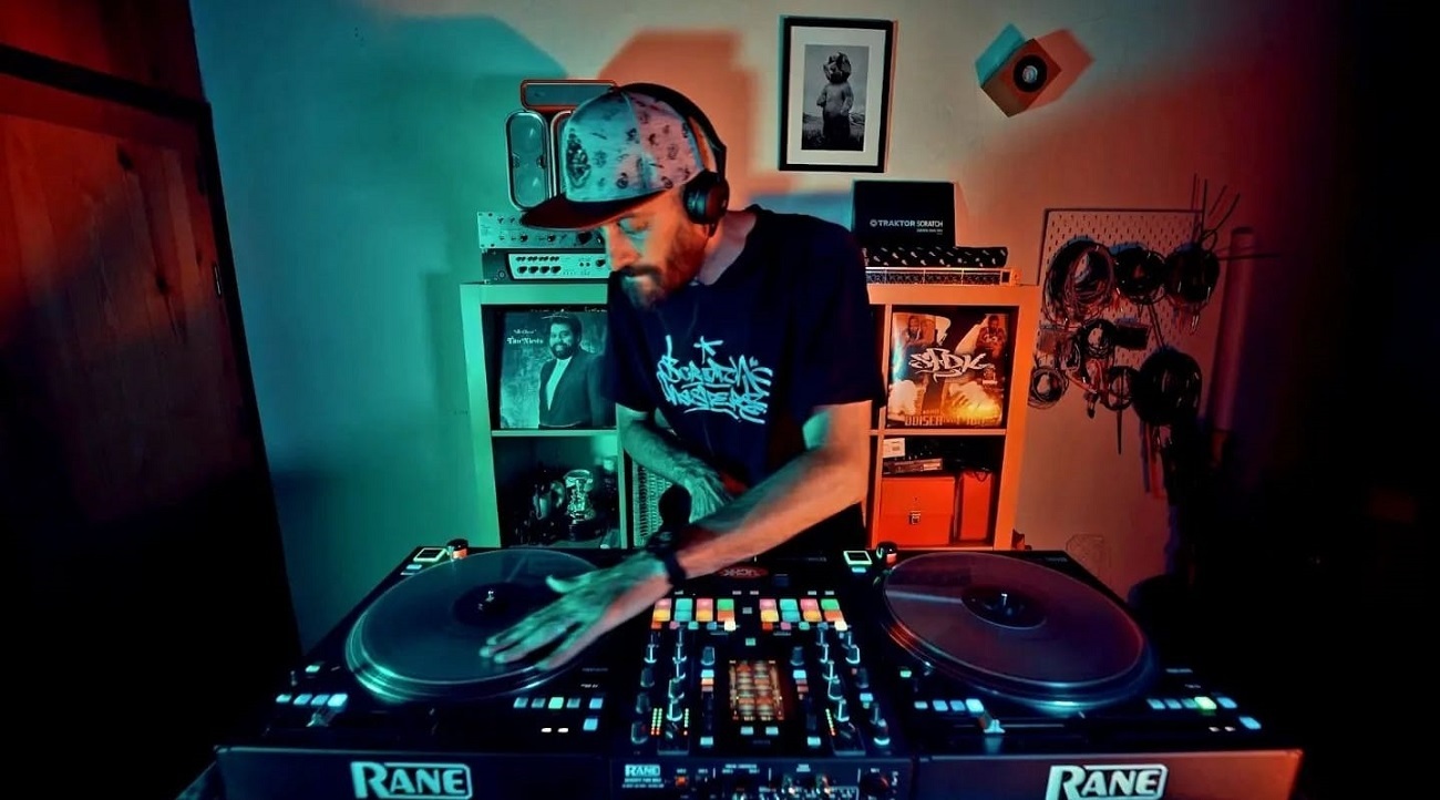 DJ CHK.
